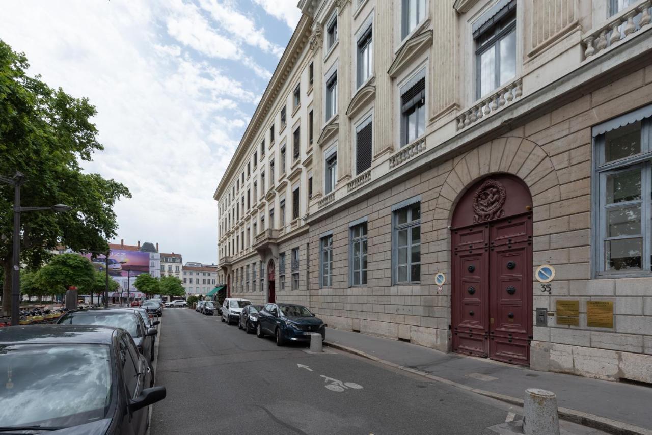 Le Pompadour - Magnifique T2 Place Bellecour 4Eme Etage Sans Ascenseur - 4Th Floor No Elevator Лион Экстерьер фото