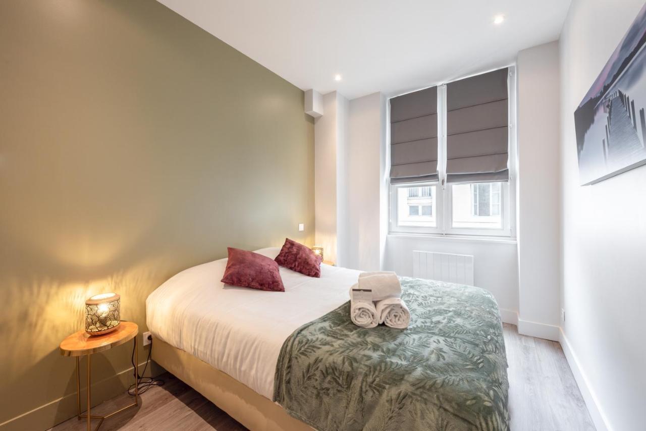 Le Pompadour - Magnifique T2 Place Bellecour 4Eme Etage Sans Ascenseur - 4Th Floor No Elevator Лион Экстерьер фото